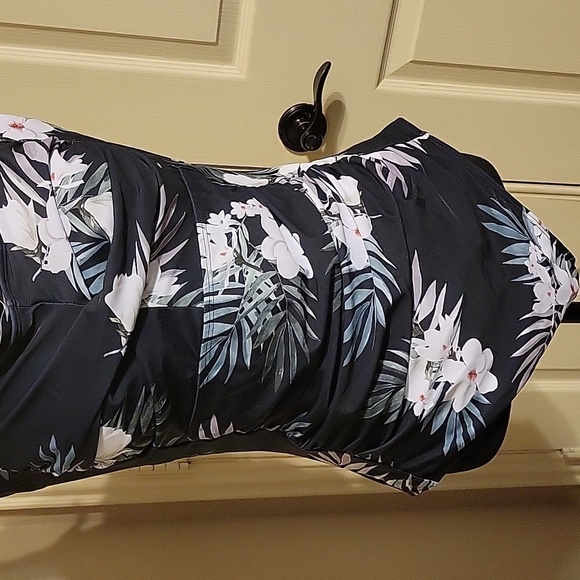 Floral Halter One-Piece Swimsuit Tummy Control NWOT - Picture 9 of 12